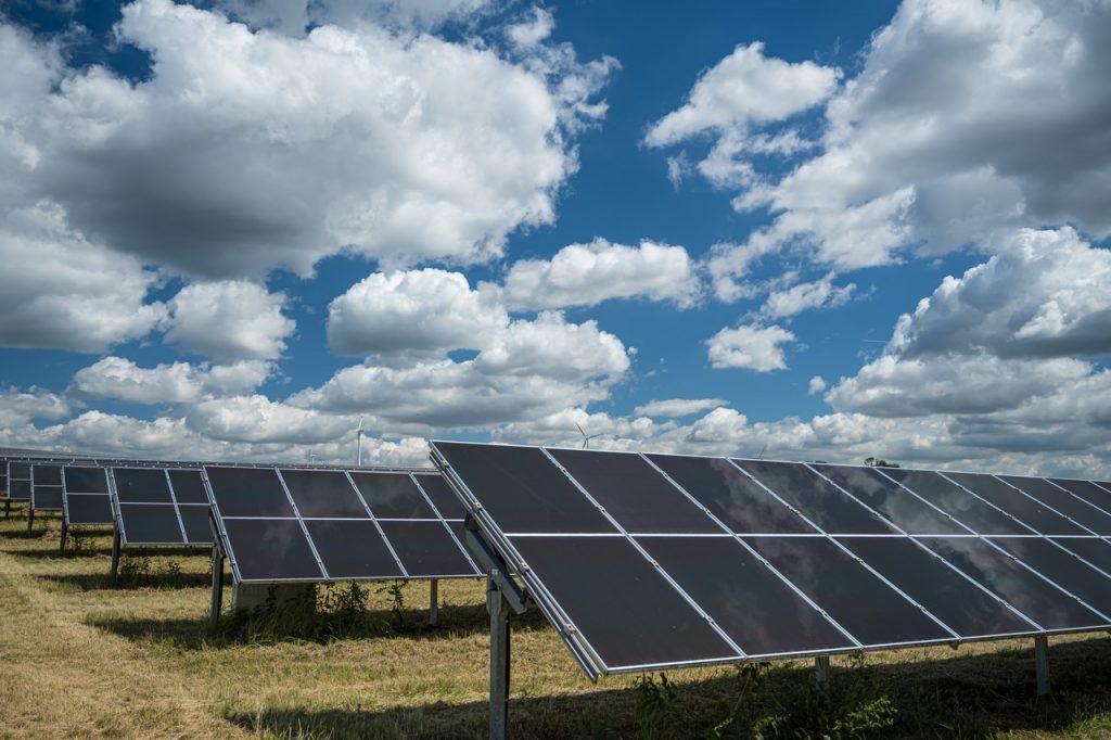 Fontes de energia renovável: vantagens e desvantagens das usadas atualmente no Brasil